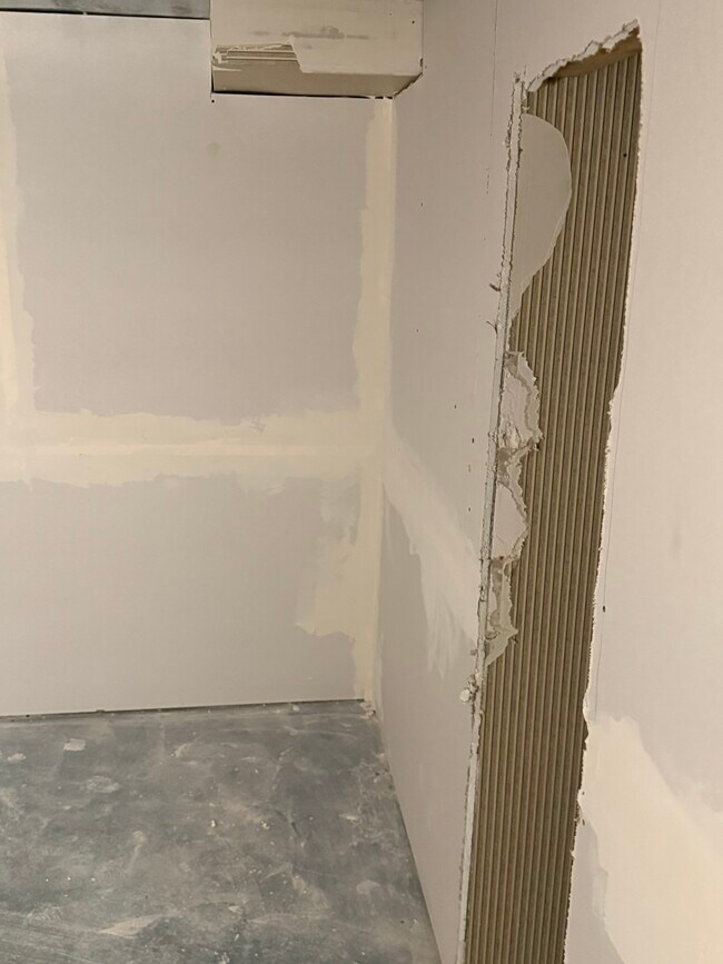 Building Photo - 1201 SW Garfield Ave