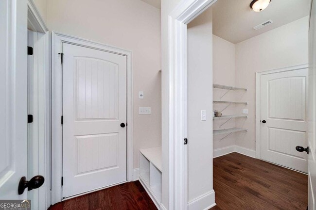 Building Photo - 344 Langshire Dr