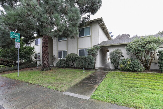 Building Photo - 2101 Rock St