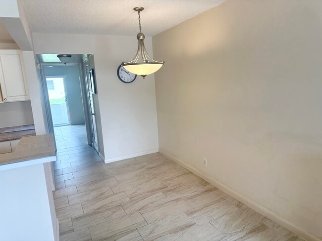 Building Photo - 299 Camden Dr