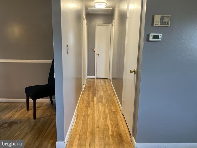 Building Photo - 3806 Byxbee Rd