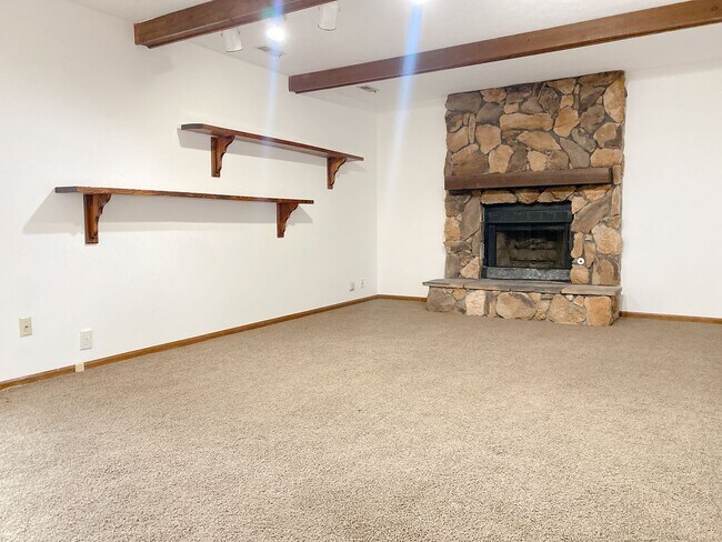 Building Photo - 3BD, 2BTH Bellevue Charmer Ready for YOU, $2,300!!