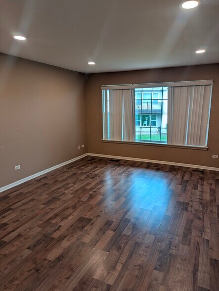 Building Photo - 335 Buckingham Cir