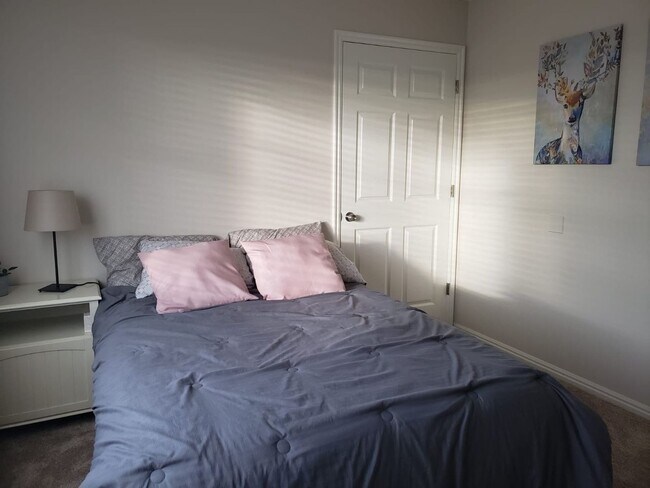 Building Photo - Fantastic 3 Bedroom Condo in Provo