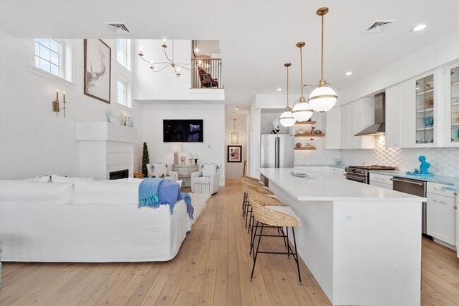 Building Photo - 16 Fosters Point