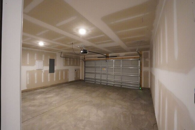 Building Photo - 480 Coconut Dr
