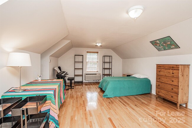 Building Photo - 5724 Ivygate Ln