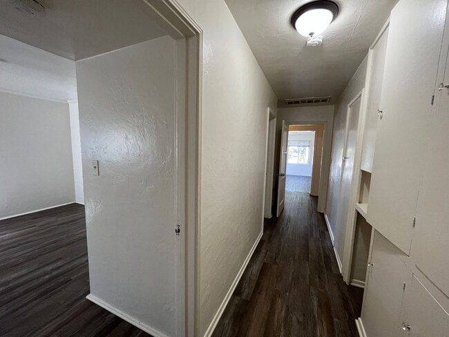 Building Photo - 1004 Occidental Dr