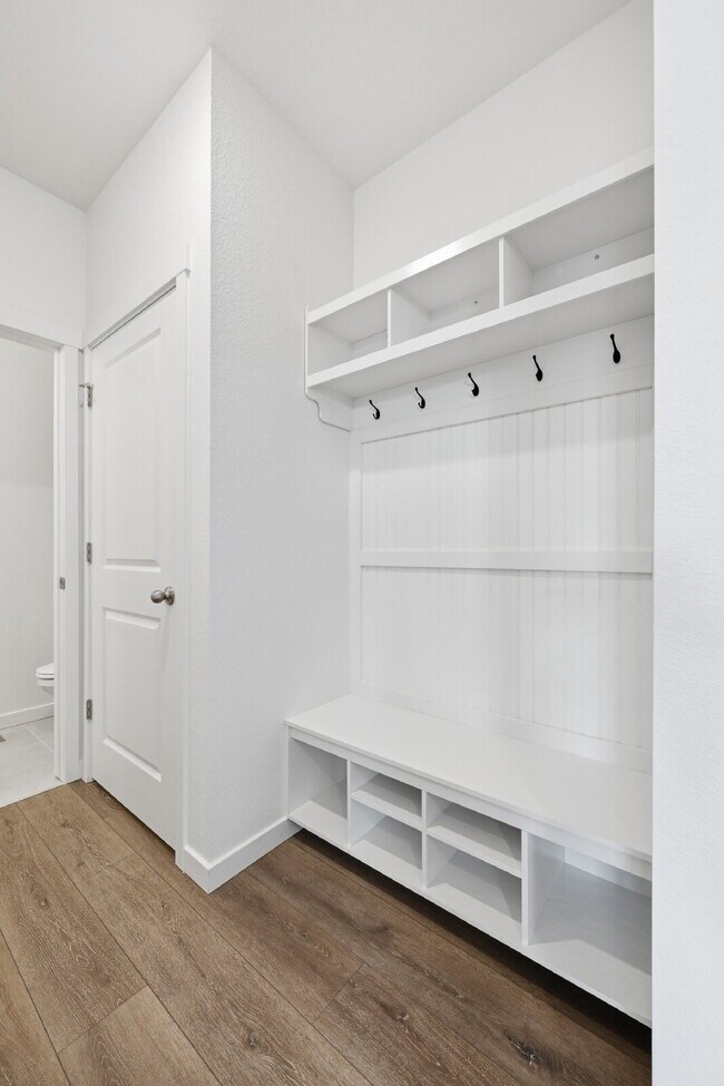 Building Photo - $2,695.95- 3 bed, 2.5 bath Home in Monument with Central AC and 2 Car Garage!