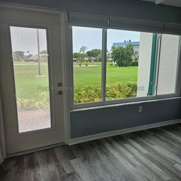 Building Photo - 1660 Pine Valley Dr