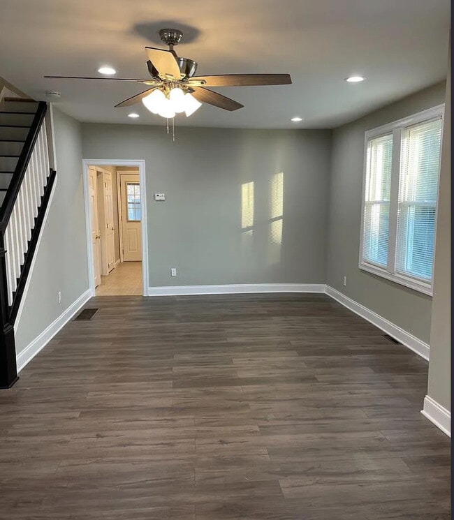 Building Photo - 6 Burke St