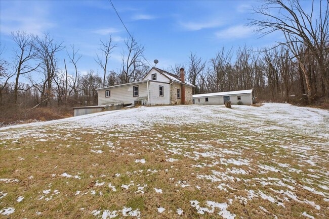 Building Photo - Single Home Available Just Under One Acre Lot!