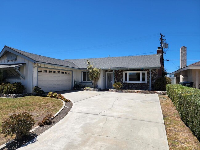 Primary Photo - 3 Bedroom 2 Bath Home,