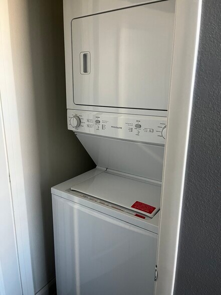 Building Photo - 7363 Luminaire Pl