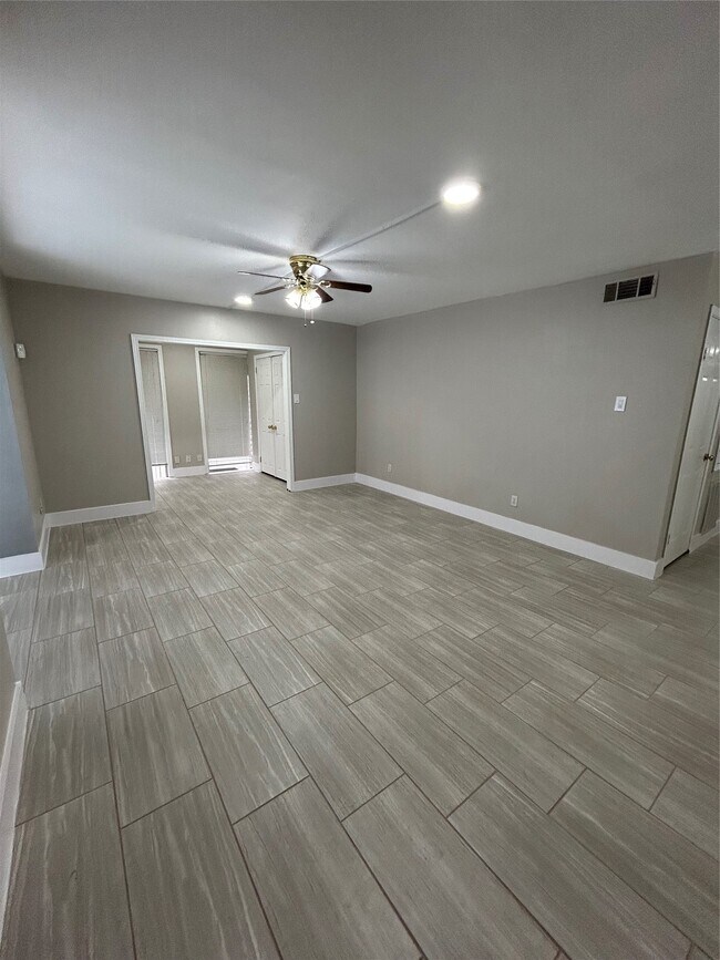 Building Photo - 12633 Memorial Dr