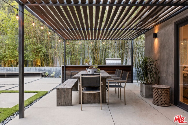 Building Photo - 3355 Alana Dr