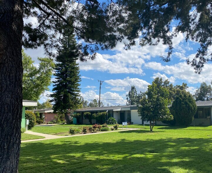 Building Photo - 660 W Bonita Ave