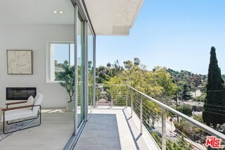 Building Photo - 2311 Cove Ave
