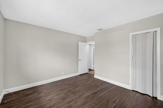 Building Photo - 1007 PROSPECT
