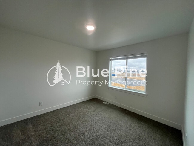 Building Photo - 1195 E Jaylee Dr