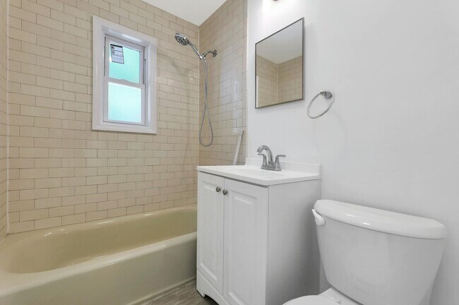 Building Photo - 179A Christie Heights St