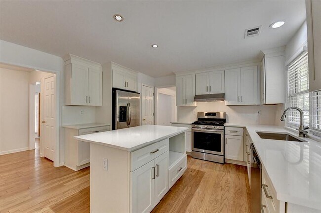 Building Photo - 6535 Ganton Dr