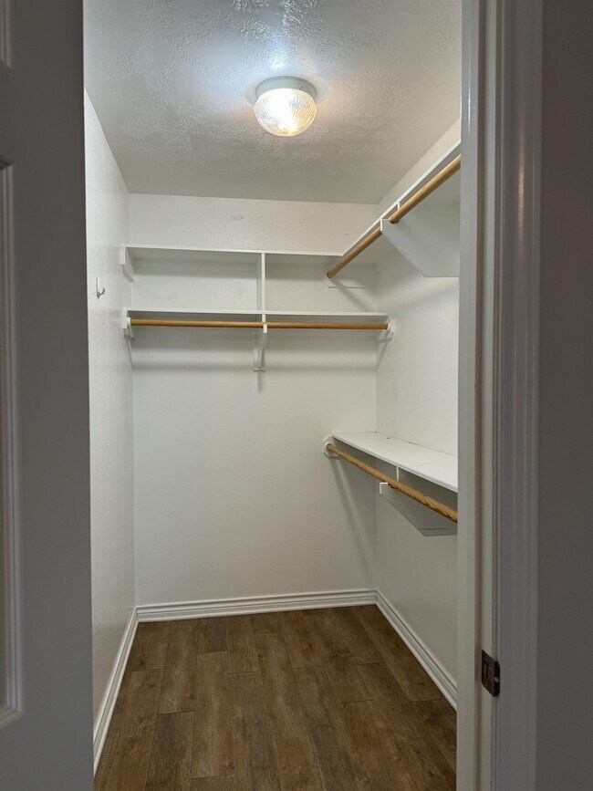 Building Photo - 225 Karten Ln