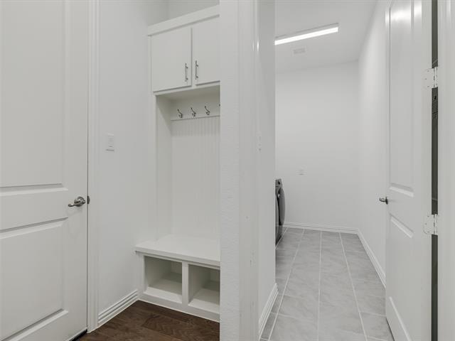 Building Photo - 8308 Pine Valley Dr