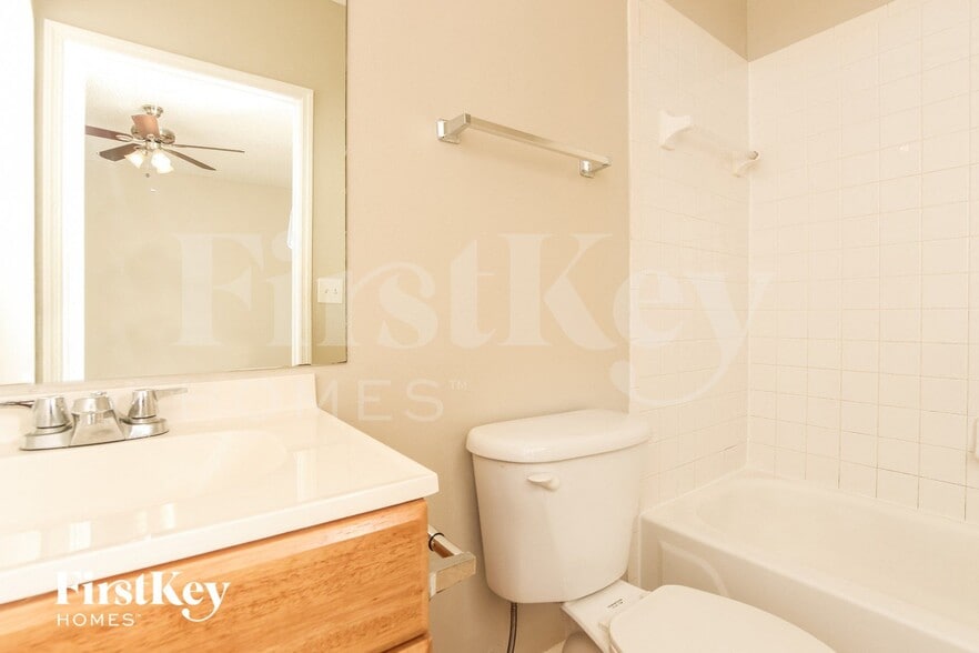 Building Photo - 150 Empress Ave