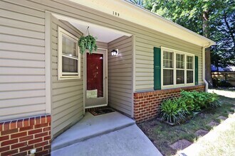 Building Photo - 109 Larkspur Hollow