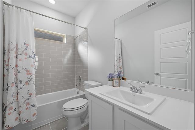 Building Photo - 908 Pne Bch Dr