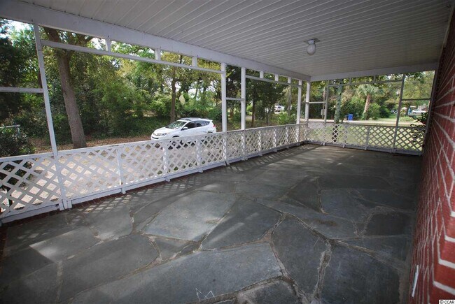 Building Photo - 402 50th Ave N