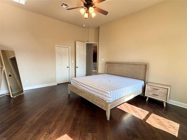 Building Photo - 15313 Bandon Dr