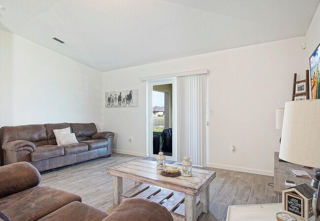 Building Photo - 973 Bent Creek Dr