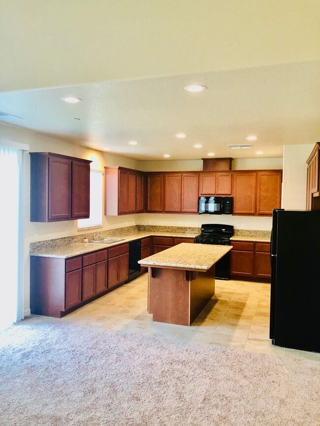 Building Photo - Charming 5 Bedroom 3 Bath Home for Rent