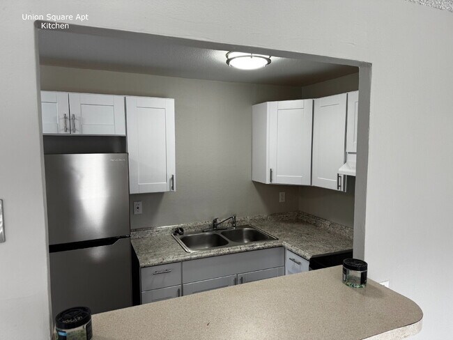 Building Photo - "Cozy 1-Bedroom Retreat in Lakewood with M...