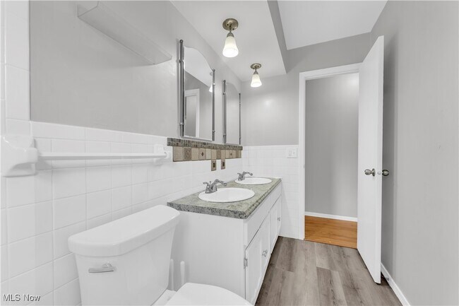 Building Photo - 14208 Sheldon Rd