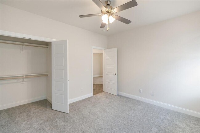 Building Photo - 411 Linda Ln