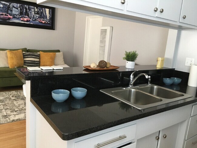 Building Photo - 2827 S Corning St