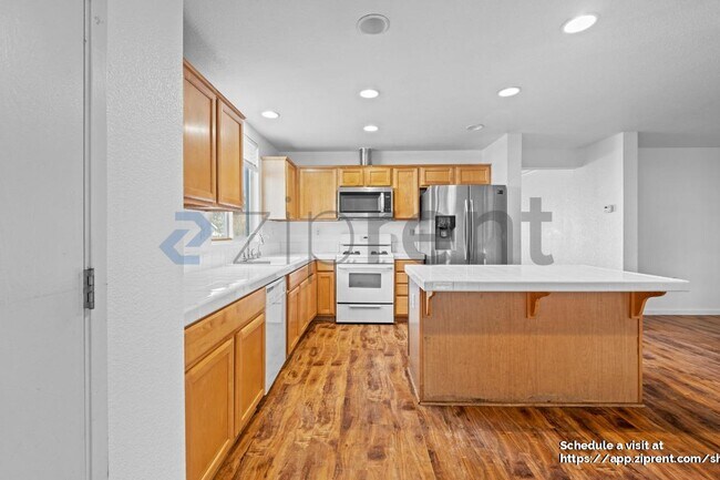 Building Photo - 8635 Lott St