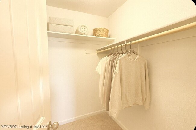 Building Photo - 7822 Huntington Way