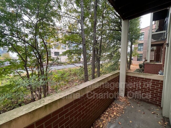 Building Photo - 462 New Bern Station Ct