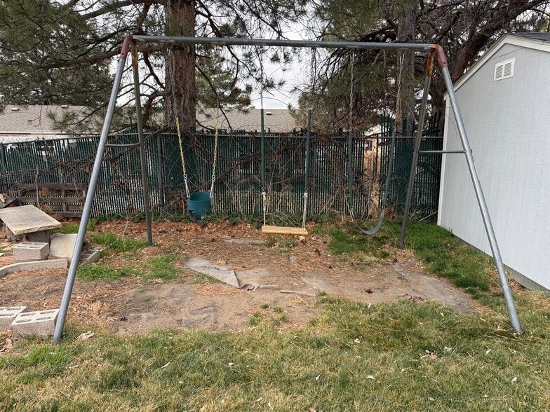 Building Photo - 7928 S DA VINCI DR