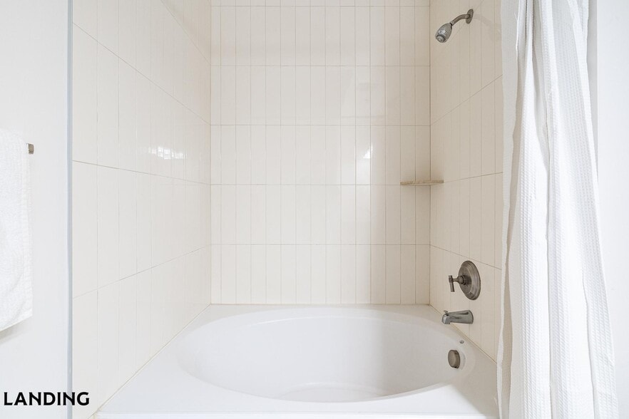 Building Photo - 440 NE 4th Ave