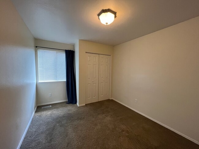 Building Photo - 4194 S Trailridge Ave