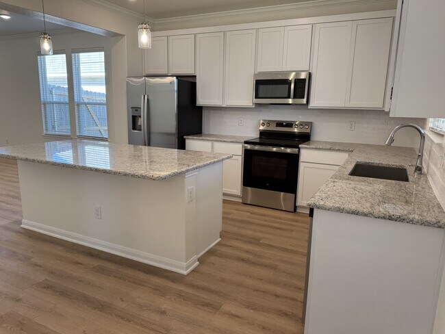 Building Photo - 8014 Timber Holw Ln