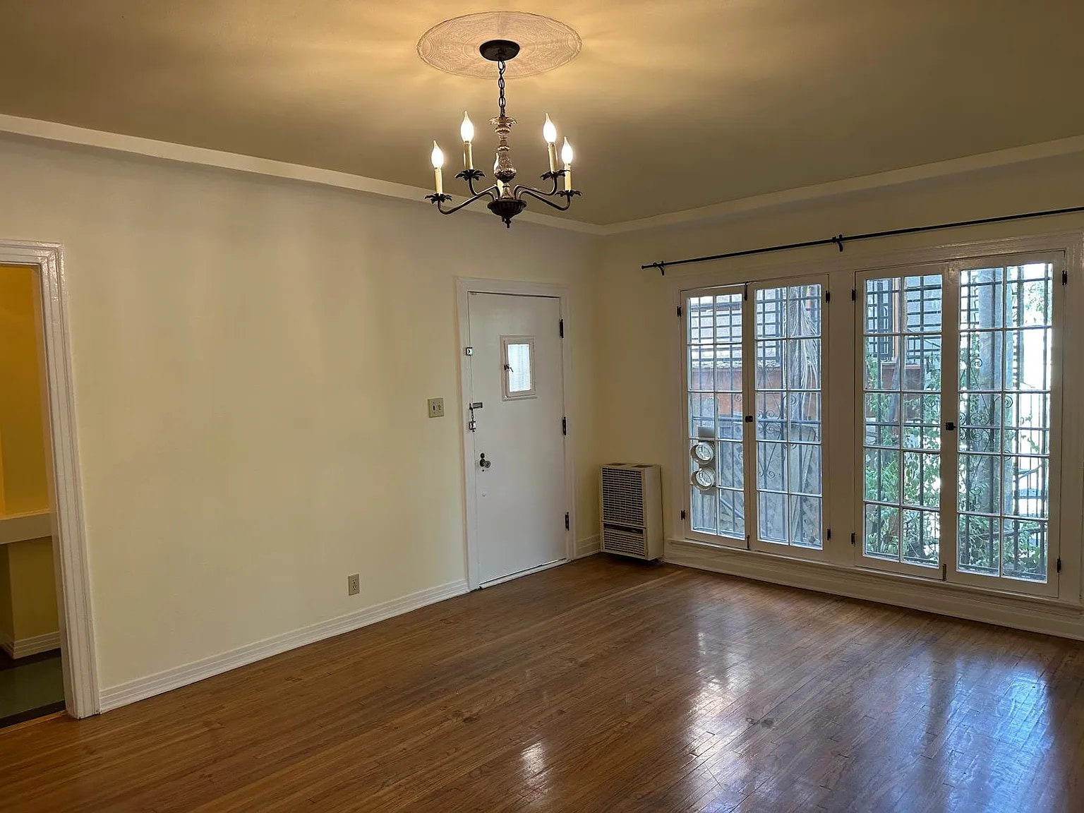 Building Photo - 3234 Descanso Dr