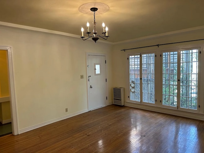 Building Photo - 3234 Descanso Dr