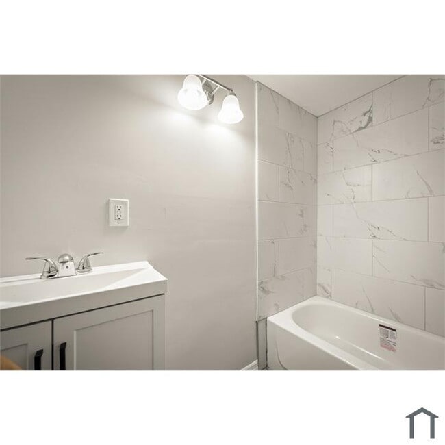 Building Photo - 5195 Cypress Crest Ln