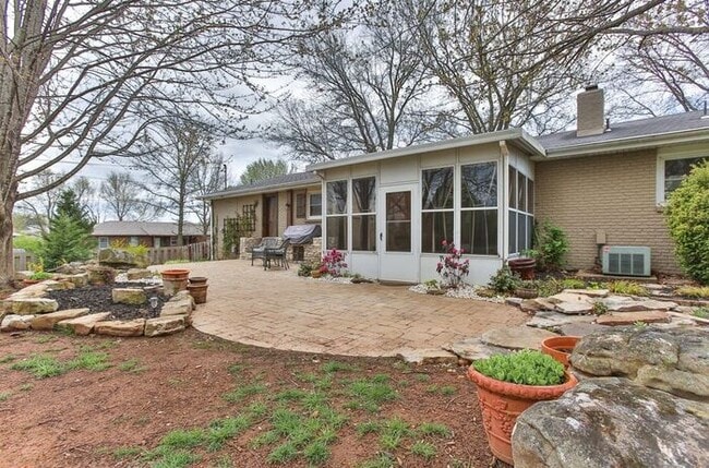 Building Photo - HOME FEATURED IN 417 MAGAZINE in 2018!!!!!...